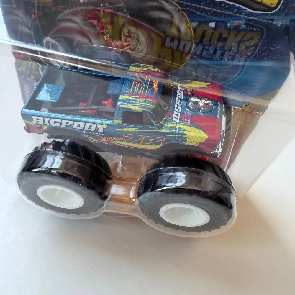 Hot Wheels Monster Trucks Bigfoot 75 Leading Legends Blue Diecast FYJ44 New‎